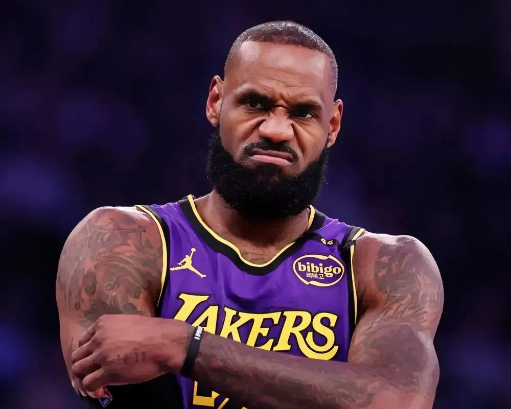 湖人主帅强调防守意识：团队之所以强大的简单介绍