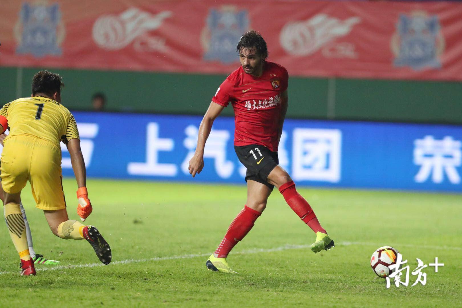 恒大客场不敌富力，争冠形势危急的简单介绍