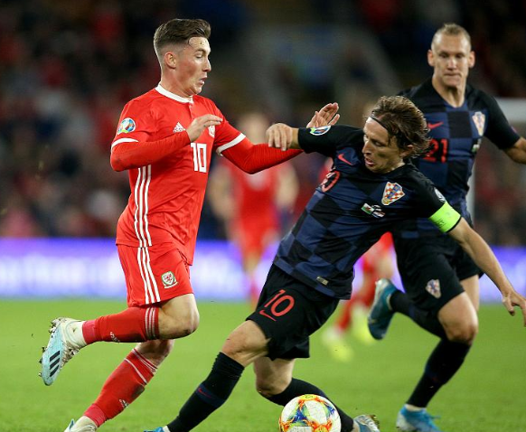 包含皇家马德里平局惊险过关，前途一片光明！的词条