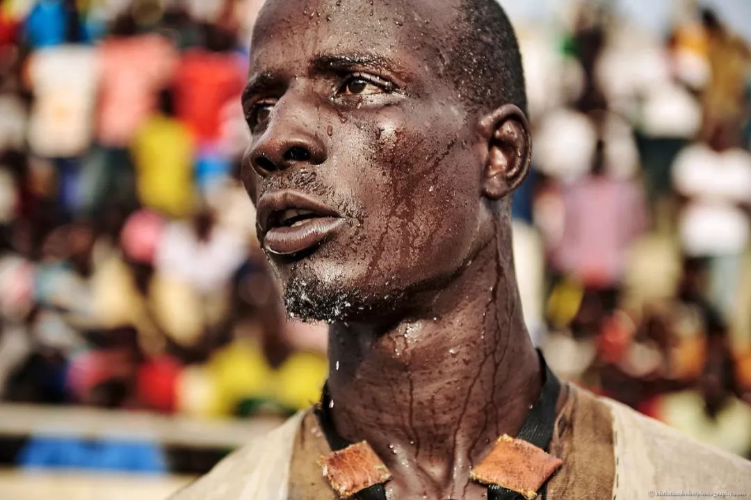 九游娱乐app下载-关于墨西哥选手表现亮眼，夺得摔跤比赛金牌的信息